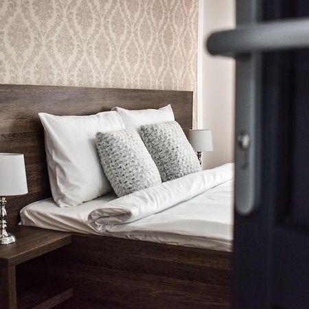 B House Rooms ยาช ภายนอก รูปภาพ
