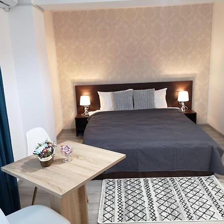 B House Rooms ยาช ภายนอก รูปภาพ
