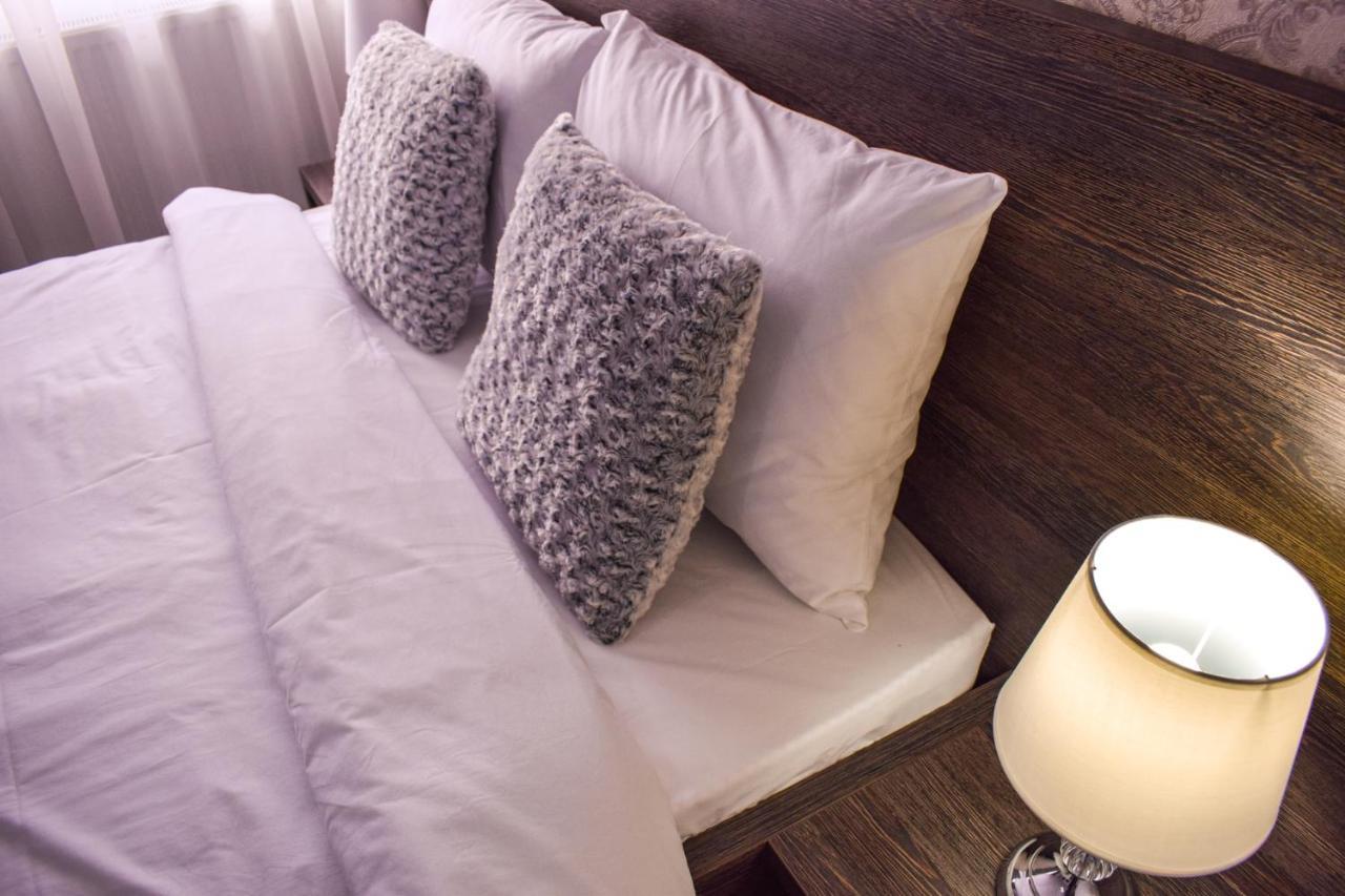 B House Rooms ยาช ภายนอก รูปภาพ