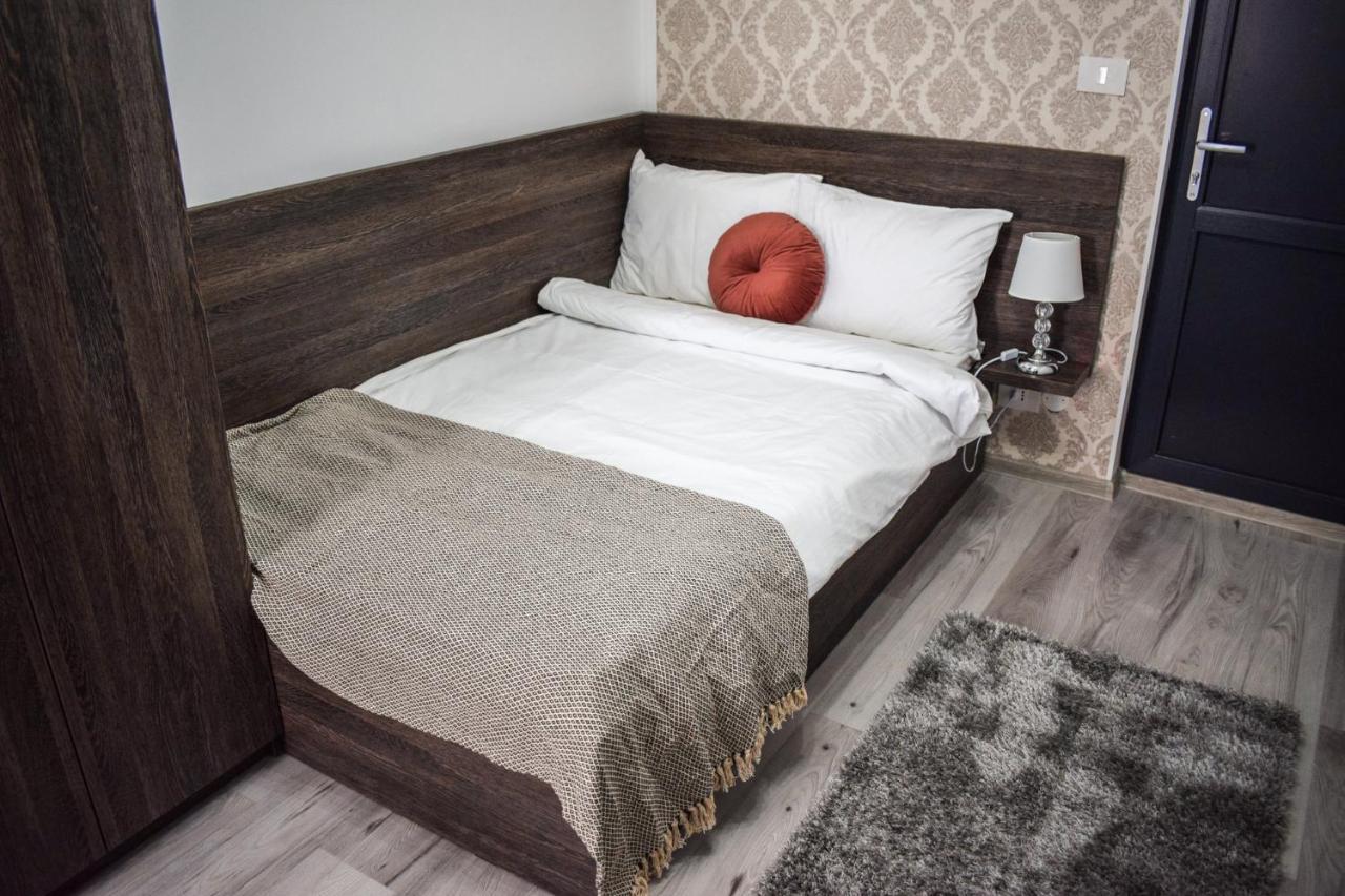B House Rooms ยาช ภายนอก รูปภาพ