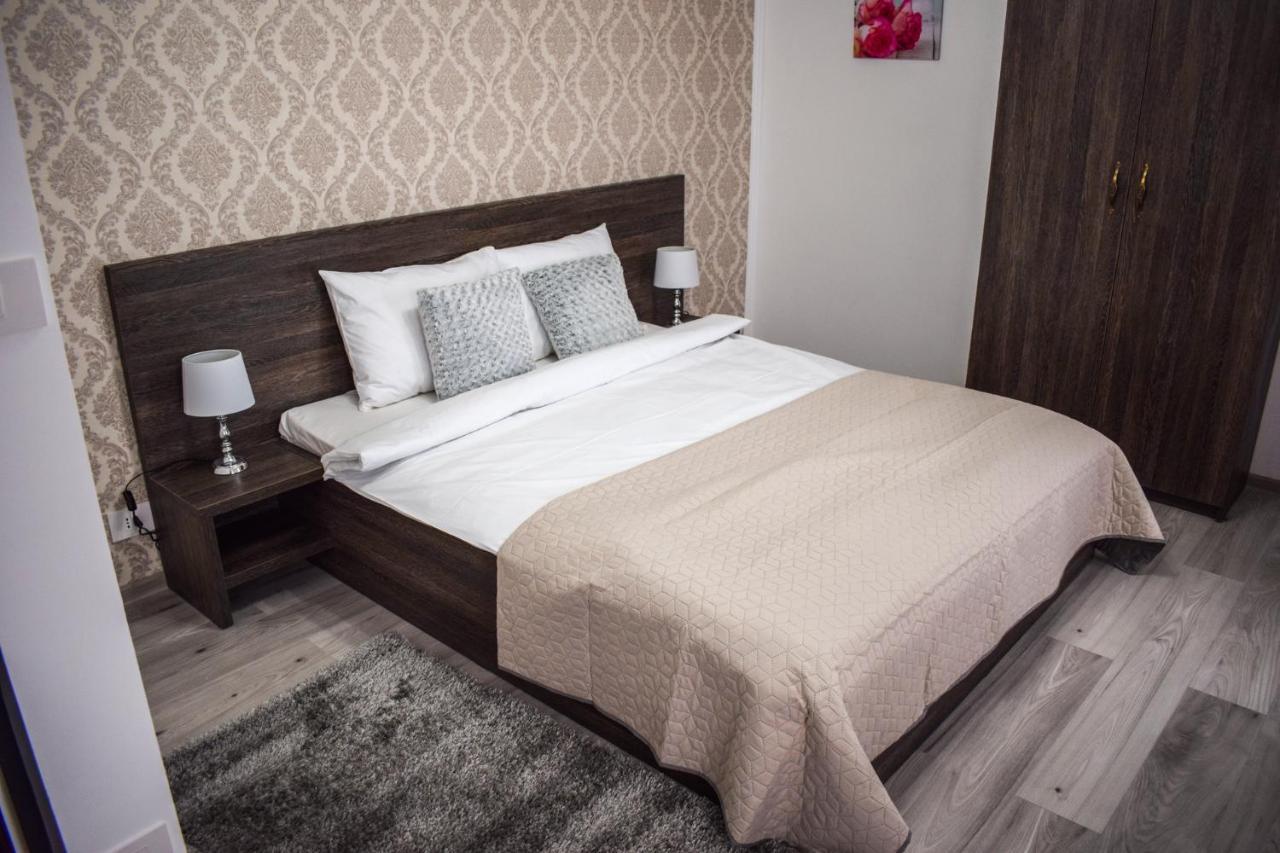 B House Rooms ยาช ภายนอก รูปภาพ