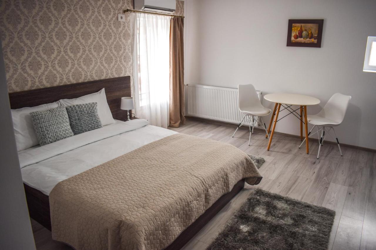 B House Rooms ยาช ภายนอก รูปภาพ