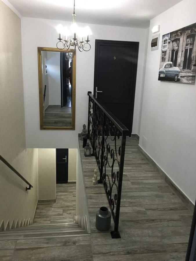B House Rooms ยาช ภายนอก รูปภาพ