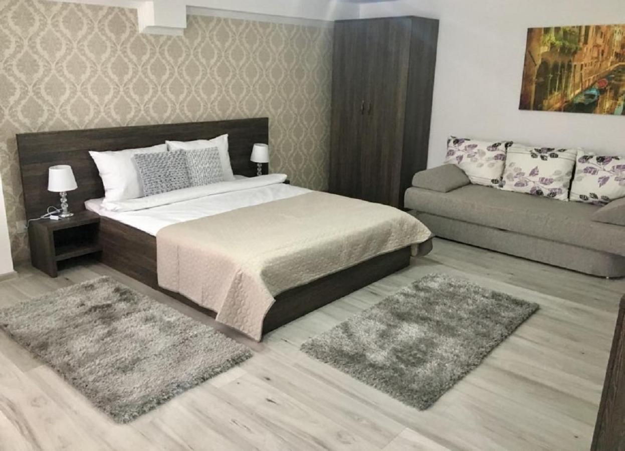 B House Rooms ยาช ภายนอก รูปภาพ